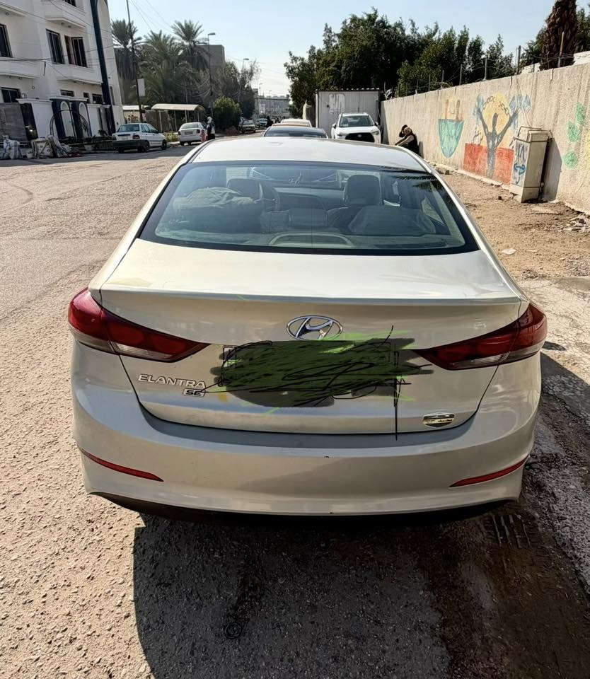 سلام عليكم النترا 2018 وارد امريكي ماشيه 93000 السياره جديده حادثها دعاميه خلفيه وامامي بدون ايربالك مكينه جديده مال حاويه مكانها بغداد السياره باسمنه السعر 135 بيه مجال بسيط
***********
