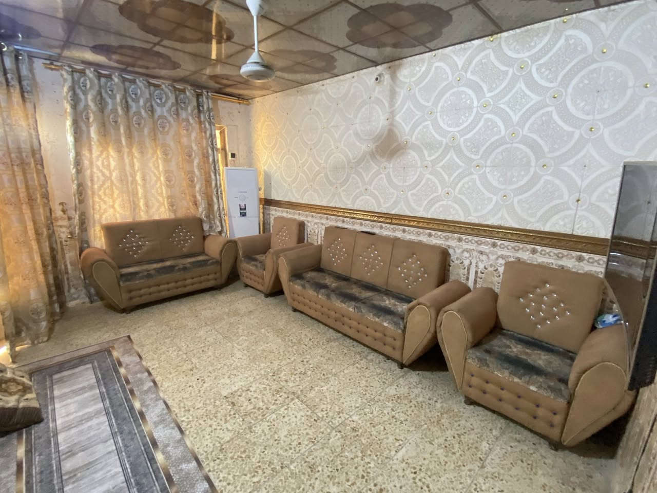 السلام عليكم بيت للبيع كربلاء حي الرباب قرب كلية الحسين لطب الاسنان المساحه 100م طابقين 3 غرف نوم وحمامين   بيت نفه ونضيف وقريب ع الشارع العام السعر 60 وبي مجال 

للاستفسار *********** واتساب وخط
