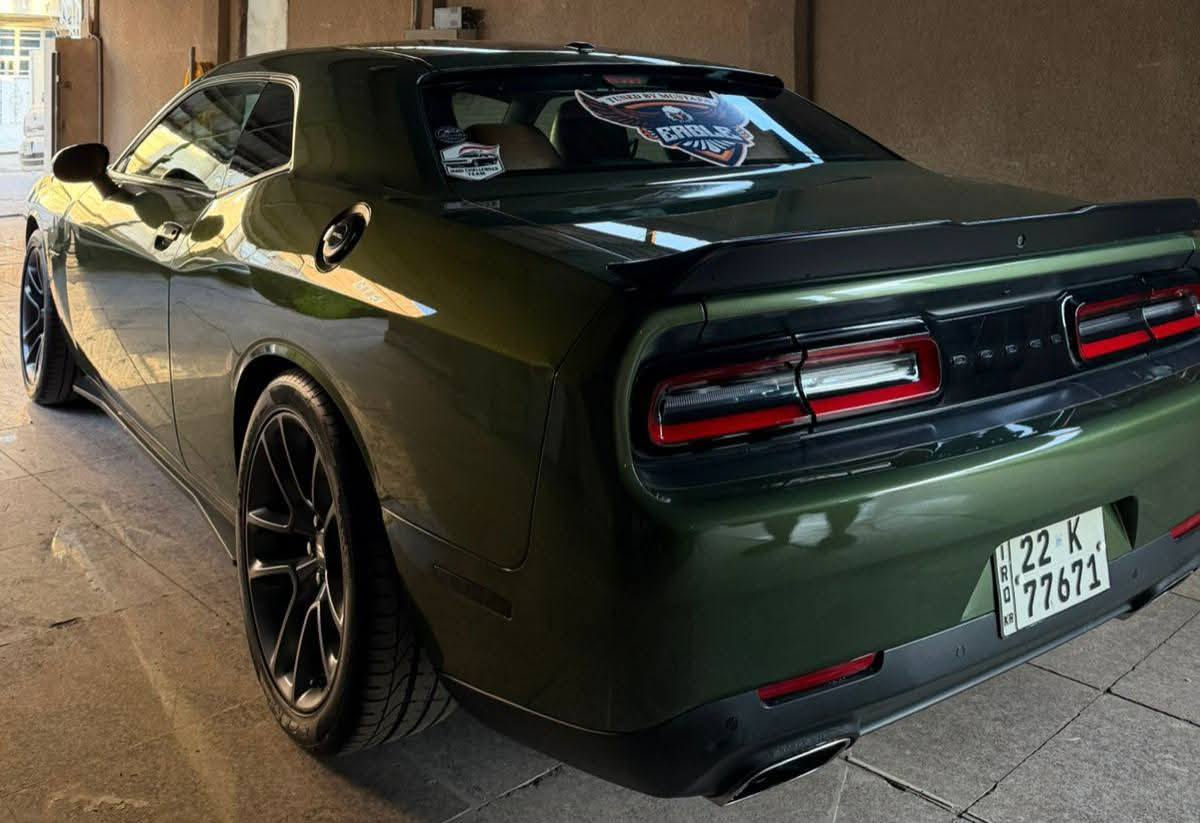 جالنجر 2021 لون زيتوني
ماشيه 28 ونص  مكينه 5700 

عليه شوته موبار 
وعليه اكسل قفل 
وغرفتها مبدله بلون مال هيلكات مشمشي  جلد
عليها دركة حرف D 
شاشه كبيره سوبر تراك شغال 100‎%‎ 
سماعات JBL سستم واضافه دمام و امبي فاير
ونقطه عمياء ومرايه تعتيم 
حساسات خلفيه 
لايتات عدسات زنون وكشافات ضباب خلفيه وبلوجكتر امامي دعاميه 
ويل سكات اصلي 
فسفورات دعاميه دبل لد 
كشن السايق كهرباء 
ولف حماوه 82
مواصفات. R/T معروفه 
السياره مبرمجه يم مصطفى ايكل داينو جايبه 418 هورس بور وعليها تفريغ وشاد slp 
ضررها جاملغ امامي ايمن مبدل مصبوغ والخلفي بيه بارد وكارت تكحيل سياره بدون دواخل بدون ايرباك بجمها كبس
2C3CDZBT9MH615603

للاستفسار الاتصال 
***********
