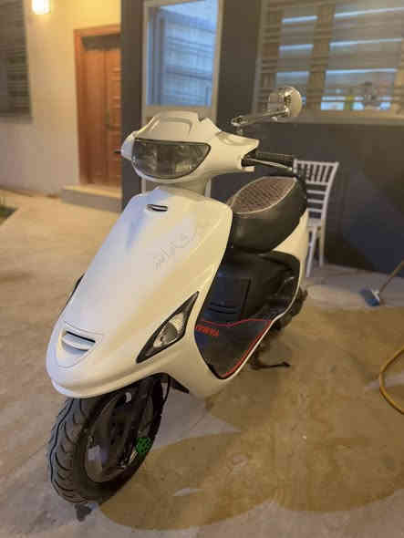 السلام عليكم فراشه  منزلها مال حاويه 
صالها عندي شهرين كلها كامله اي نقص مابيها 
شلعه معدل وشرط دهن أدير الها موتل ب18 الف والله 
 ب 500 وبيها مجال بسيط للشراي !  ***********
