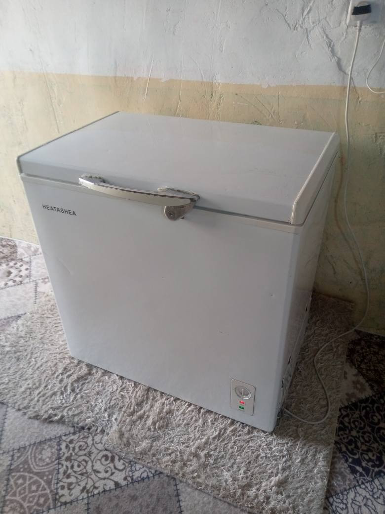 مجمده هيتاشي شرط وضمان حيل جديده يرهم مراوس بأي حاجه والعنده هم نشتري عاطل شغال *********** كركوك, العراق
