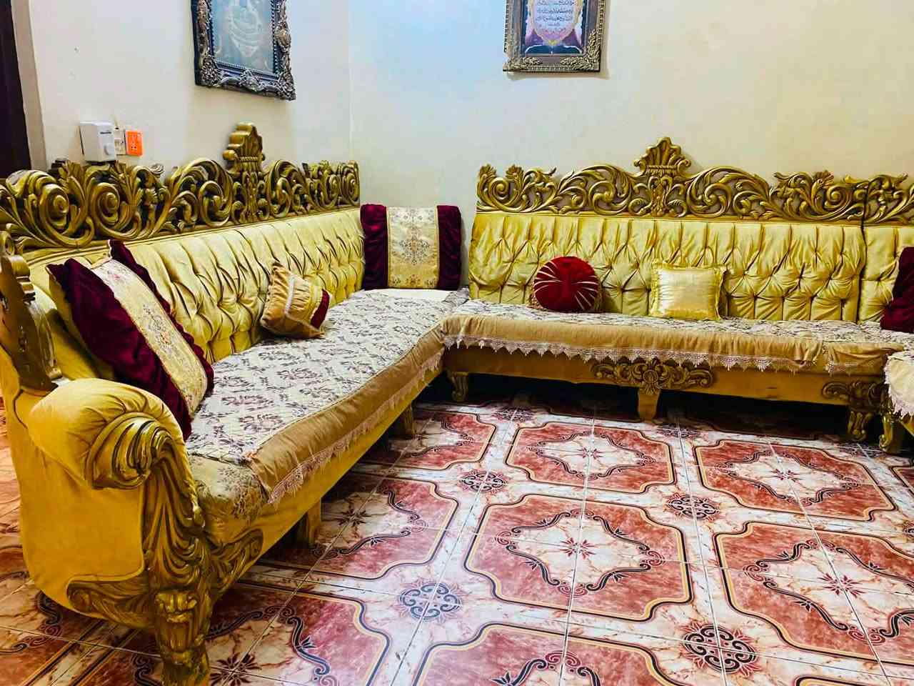 تخم ١٦مقعد حطاطة نضيف
السعر ٣٠٠
العنوان قرب جامع التقوى 

***********
