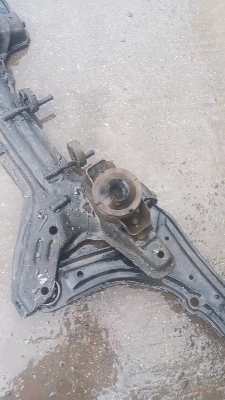 تحيه طيبه للجميع
هواي ناس تجينه يكول مبدل صدر كامل والطكطه نفسها عبالك ولا مبدل صدر 
اخي العزيز اول شغله تفحصها افحص المشط مال ستيرن لأن المشط هوه هوس أساس الطركعه الي تصير عندل راح تكلي المشط مينظح عندي راح اجاوبك اكلك مو شرط ينظح عندك اكو فايبرات داخليه بي تستهلك ونصيحه لوجه الله لجفته شهر ويرجع يستهلك والأهم من هذا ابد لشد مستخدم لان  فتحته وشدته مو سهله والتكاليف راح تصير عليك يكلك بي ظمان ومستخدم شديته وطلع بي صوت الي يفتحه الك ويشده راح ياخذ حسابه والي بائعه الك مخسران شي ف لشد مستخدم لشد تجاري شد اصلي واكو اصلي 
السبب الثاني لطركعه هوه برغي الطبله لتحوره لأن بس يتحور ابد مراح تنظبط ميزانيتك هذا الي نكدر نساعدكم بي اي استفسار حاظرين عنوانه السيديه خلف مدينه اللعاب وهاي ارقامنه ***********
***********

