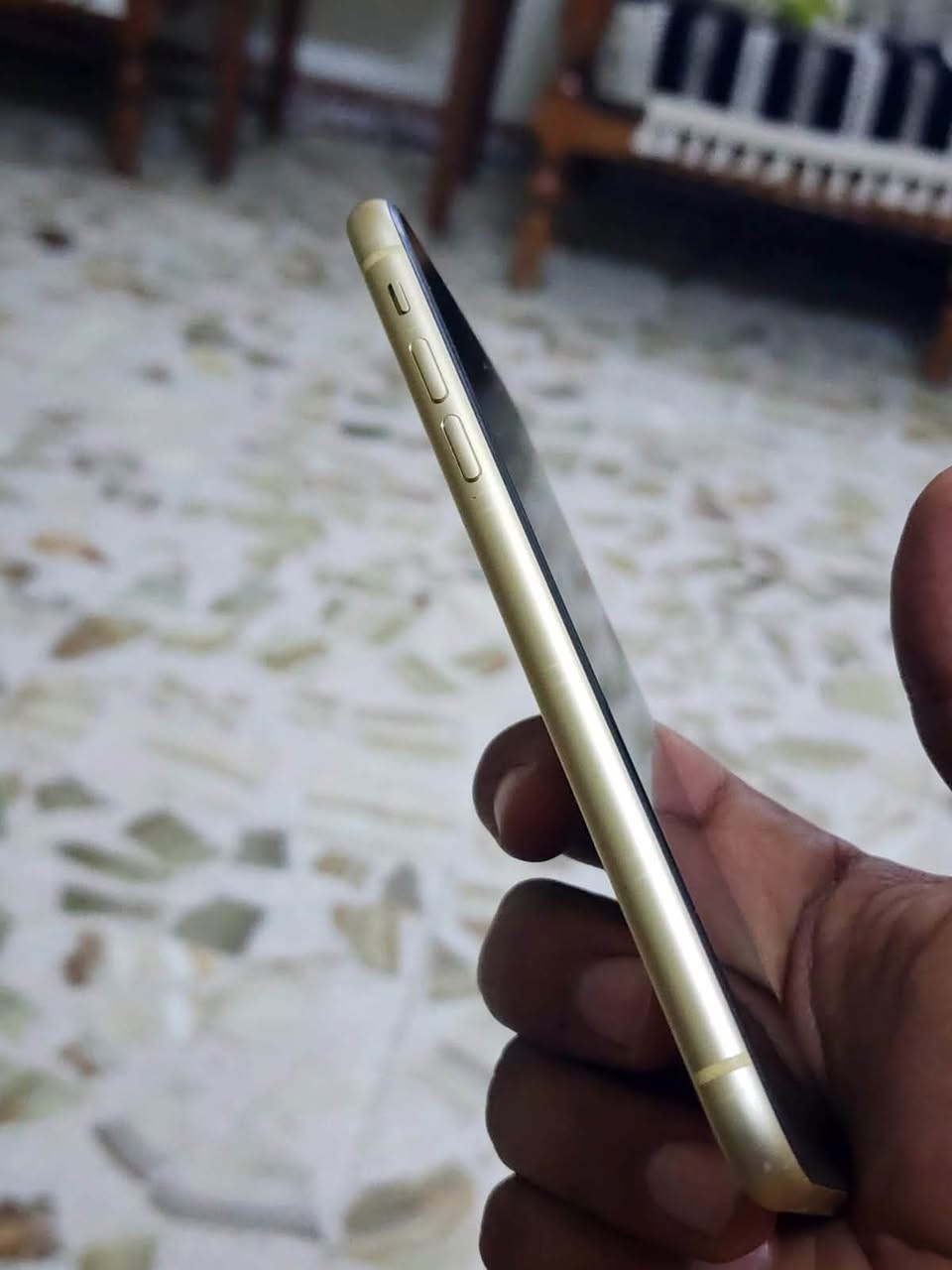 سلام عليكم ايفون اكس ار جهاز بلدي وجديد مال دكتوره مكفول 79 باتري 💵 لمساحه 128 بغداد زعفرانيه 😉*********** وسعر سهله
