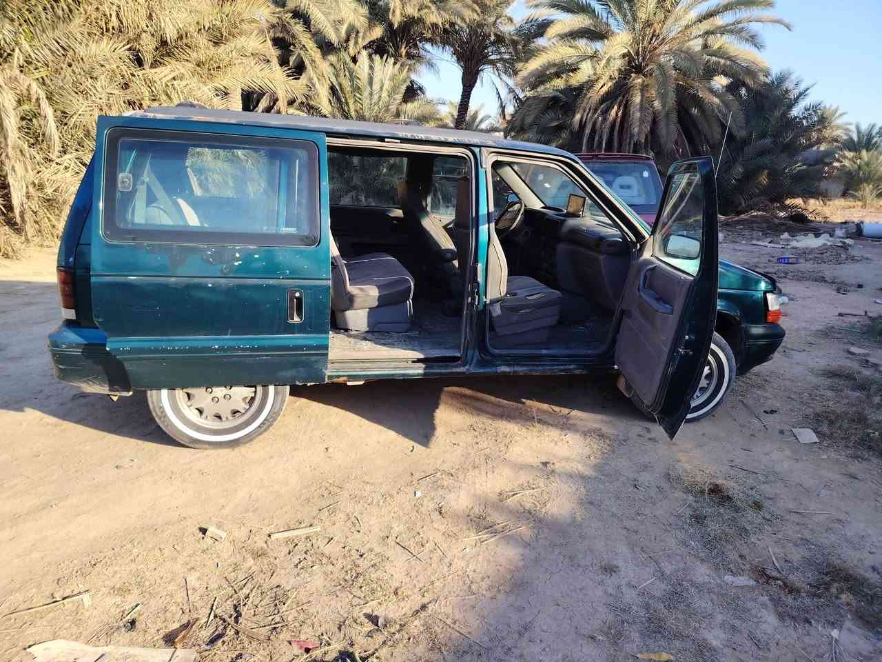 اعيد النشر دوج كلايزر ١٩٩٥ بغداد بلاديه محرك سته سلندر كير كهربائي السياره على وضع الشركه حتى السبير حجم 15 الرفيع تخم تاير جدد ويل كب شاشه كامره دواره شغاله سماعات اصليه اربع سماعات كشنات نظيفه بس التبريد كمبريسر فقط بيها جراد بلقماره فقط السياره موجوده بلحله السياره بتره وسعرها مناسب 35 م ***********
