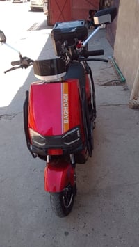 دراجه البغدادي ماركه معروفه وكلش حلوه سعرهه كلش مناسب ٥٠٠ الف 07746154...