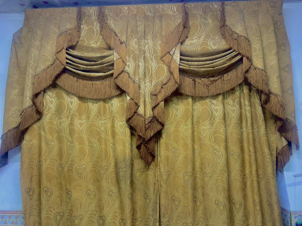 السلام عليكم برده نضيفه للبيع مثل ماموضحه بلصور مكاني بابل قرب البوابه 3متر طوله للتواصل خاص او على الرقم ***********
