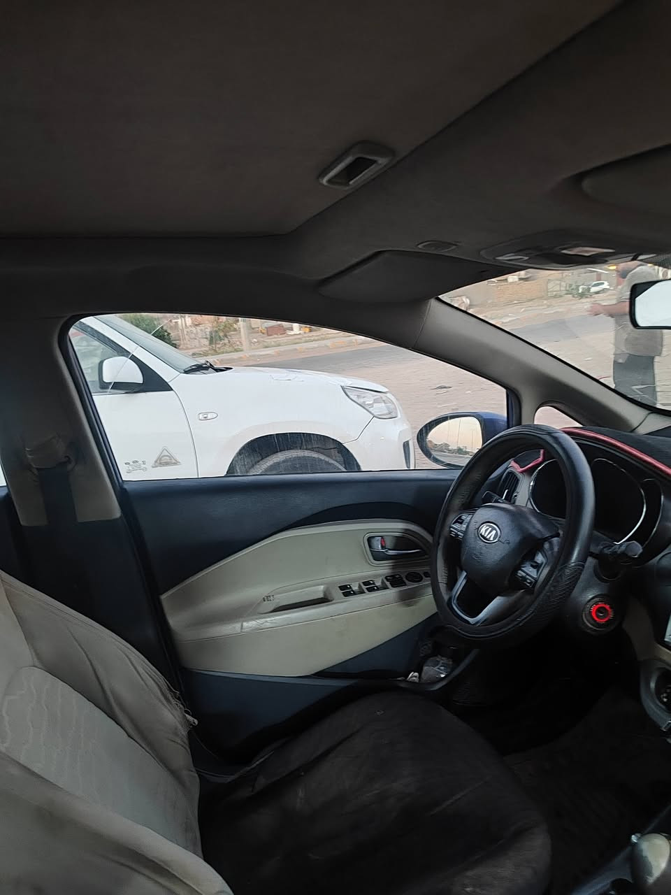 كيا ريو موديل 14خليجي مكفولة من الضربه بيها جراد جاهزة مكينه كير حداديه تبريد
كهربائيات كامله فول مواصفات فتحه اشايربالمري مري شفط تحكم استيرن ا  شاشه هاش باك سنويه ماصاقطه 
السعر 58 مكاني الديوانية *********** بيها حالوب قليل
