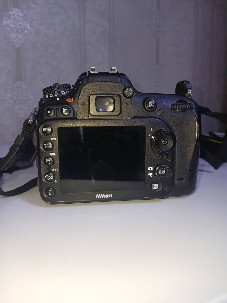 سلام عليكم كامرا نيكون 7200للبيع نضافه 100%100فقط الفلاش عاطل مكاني بغداد توصيل موجود ***********
