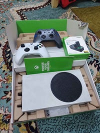 اكس بوكس سيريس اس للبيع ملحقات كامله +بطاريات +يده اضافيه  سعر ٣٣٠ بي ...