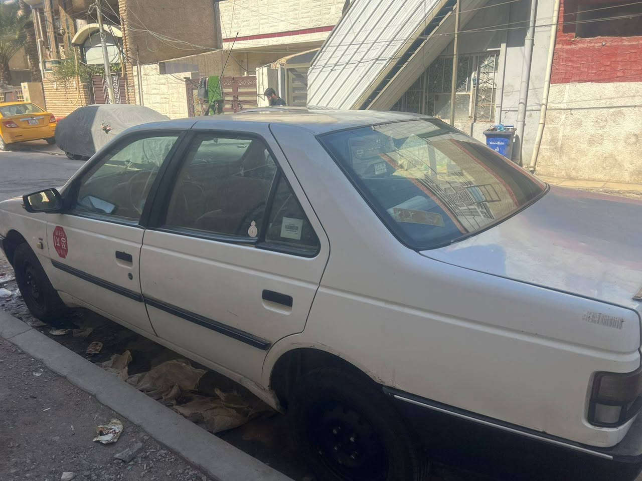 سلام عليكم بيجو روى مديل2007 رقم بغداد بيه بس البنيد مبدل والباقي مكفول لا صبغ ولا ضربه كير محرك مكفوله السعر 25 رقم الهاتف ***********
