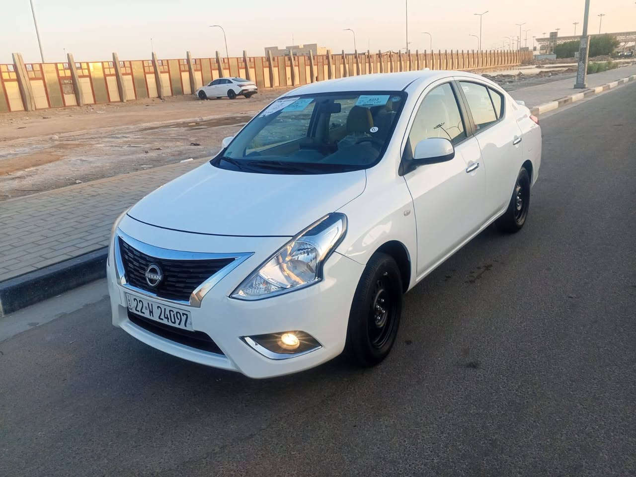 نيسان سني هندي موديل 2025 
ماشيه 5 الاف 
السياره بيها بارد 
شاشه الكزز 
السعر 126 وبيها مجال قليل
***********5 البصرة, العراق
