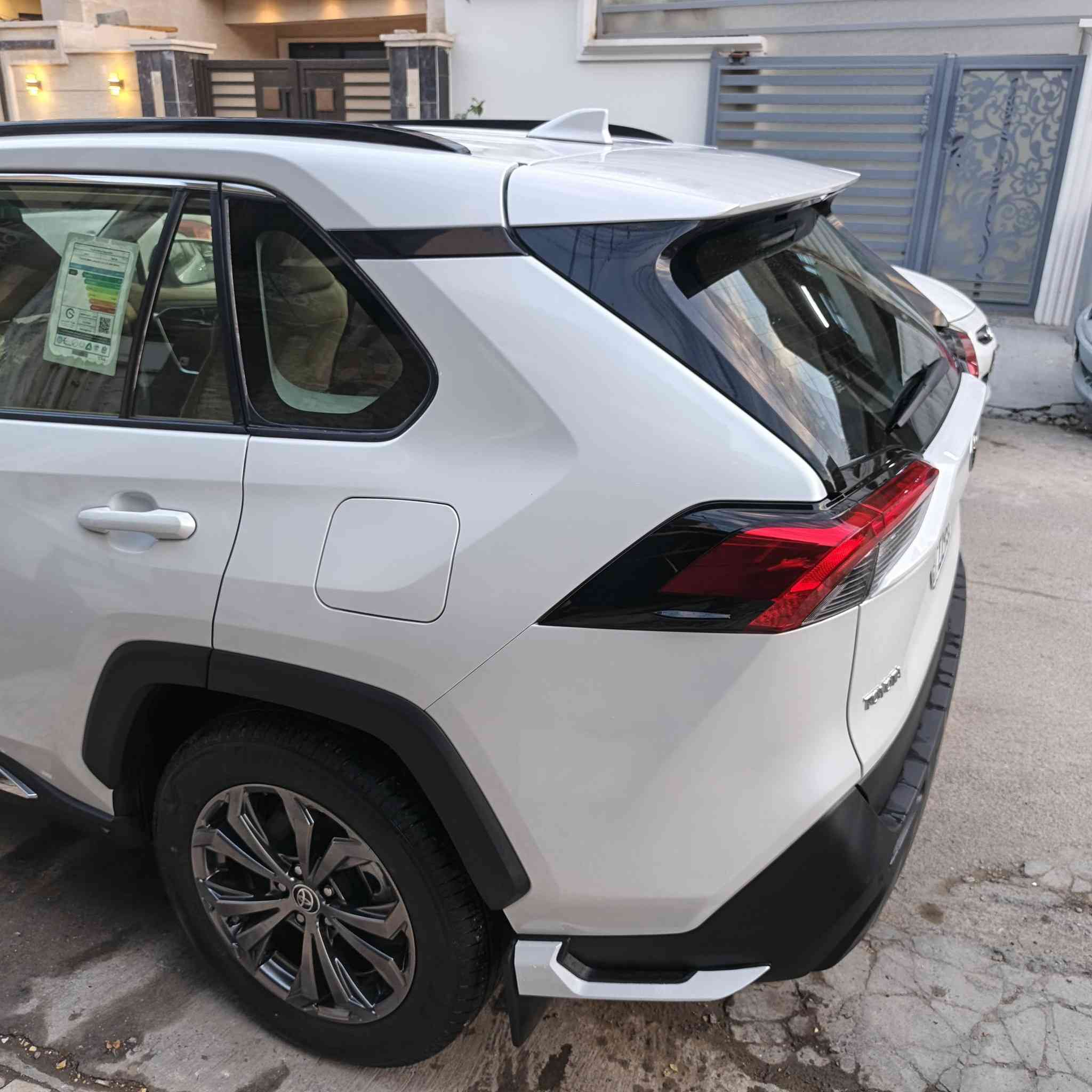 سلام عليكم
تويوتا راف فور 2024 هايبرد زيرووو خليجية شركة ساز ضمان بطارية 8 سنوات
مرقم بسمي رقم مميز
انتاج اليابان
فتحة 
***********
بصمة
