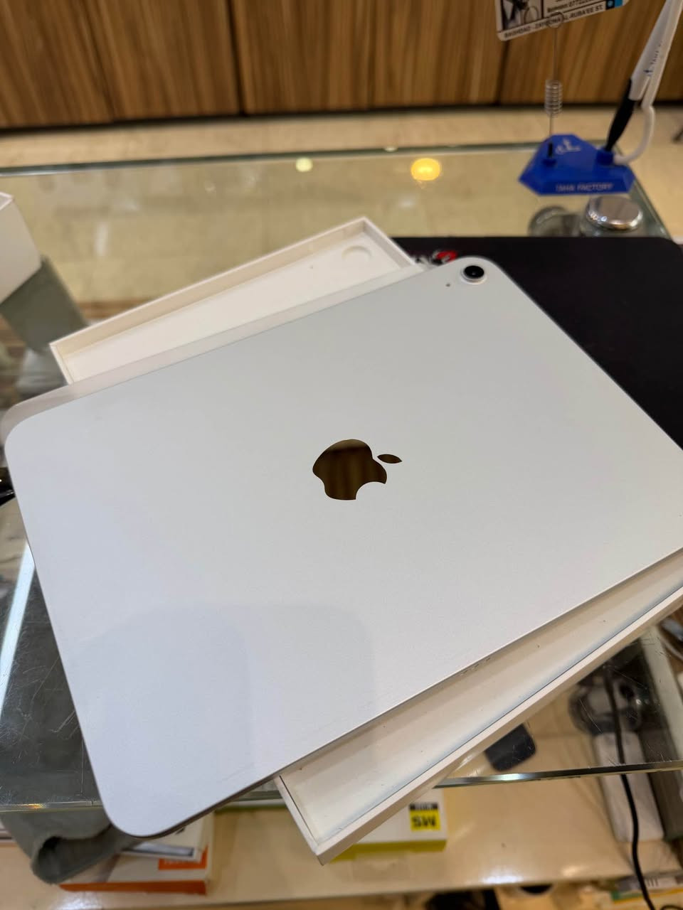 ايـبـاد ابـل 11    A16
مستخدم خمس ايام فقط
ضمان ماستر 
السعر 460 الف 
بي مجال بسيط 
مكاني :بغداد / مدينة الصدر/ الاولى
هاتف:***********
هاتف:*********** بغداد, العراق
