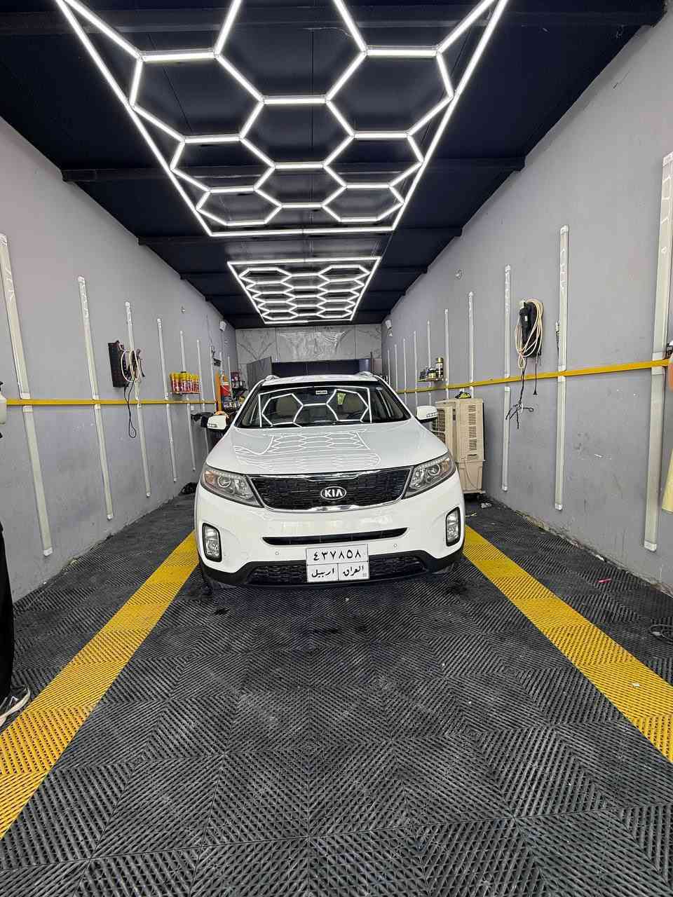 کیا سورنتو خليجي 2014 وارد خليجي . محرك 2400. سبعة راكب . تحكم ستيرن کامل
حساسات امامیه . حساسات خلفية . كاميرا خلفية . تبرید ۳ قطع . کشنات قماش عسلی . اشارات مرايات جانبيه . ویل کروم . دشبول اسود کامل .   . مثبت سرعه . 8 ایرباکات .بيجي . مرايات شفط . اشارة ترحيب . 
5 ويل حتى السبير 
الويل 19 كروم المرغوب بصمة تشغيل . بصمة ابواب. انارة داخلية . رقم اربيل ساقط . کیر و محرك مكفولات . 
السيارة بأسم كردي تريد وكاله جاهز تحويل جاهز 
السيارة ماشية 187الف  ، خليجية بيها
بحافه الباب صبغ وبارد + الدوسه كلش ضرر خفيف جدا حتى ماسويته   
العنوان/الديوانيه


**إذا كنت صاحب هذا الإعلان وتريد حذفه لأي سبب، رجاءا أرسل رسالة إلى الدعم الفني**