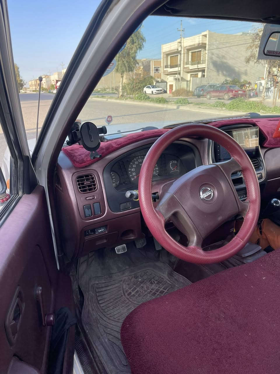 سلاوي خواتان ليبيت
نيسان ٢٠٠٧ بو فروشتن
سه نه وي نويه تا كوتايي ٢٠٣٠ 
ره قه م سليمانيه
له هه وليرم 
گيرو و مه كينه و سه رف و بوخار به شه رت
له زه ختيكي زور زور به كه مي ده نگي بيرن ي هه يه
ته بريد سارد و گه رم به شه رت 
تايه و تاخم پيشي نويه
بي مه سروف ه سه ياره ي ناو ئيشيه
هي ده ستي خومانه
يه ك بستي سبوغ ه له پشت ده رگاي سايه ق ي
پيشي پشت لايتي زور به كه مي هه يتي
بس بي سبوغ و بي ليدران
هه نديك شويني تعديل ه 
وه ك ليدران بستيكي هه يه 
هه موو شتي نويه
سه نه وي و ژينگه و هه زه و فه حس
تحويل و وكاله به شه رته
تكايه هه موو شتيكمان نوسيه موشته ري ني ته له فون مه كه 
واتساب 
*********** 
سعري ١١٥ و مجال
