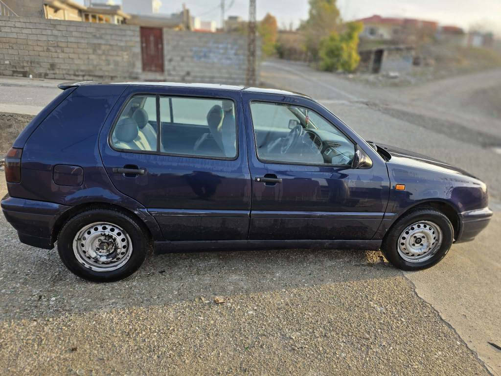 گۆلف موديل ١٩٩٢ رةقم اربيل 
 سبوخ عامه بؤ جواني سياريه كه تابلي بي مه سره فه ده عمو ليدراوي قورسي نيه  زؤر جوانو خاوينه بؤفرؤشت 38 گە لاو مە جالیکی برایانە
شوێن قرهنجیر -کە رکوک
*********** كركوك, العراق
