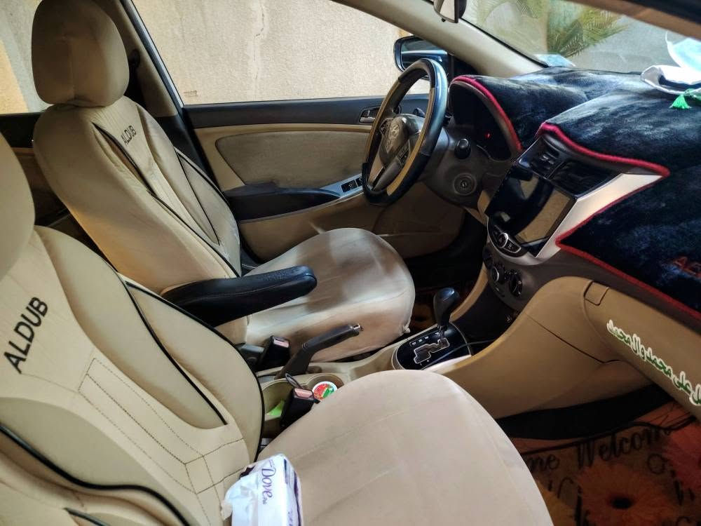 أكسنت بلو موديل ٢٠١١ خليجي لون أبيض كامل المواصفات وكما بالصور(مال بيت): 
سيارة نظيفه للبيع كاش ويكون البيع بعد المشاهده والفحص...
مكينه غير مفتوحه، تخم اطارات، حساسات خلفيه، بصمه عدد/٢،شاشه كامرو خلفيه بلاديه، ويل كب، رقم انكليزي بغداد، صدر ومحرك مضمون، راديو مسجل تاب، وحود بعض الطخات والتصليحات وكما بصور السونر... 
السعر ٩٠ $ وبي مجال للجادين... 
للمزيد من المعلومات *********** (وات ساب) 
السيارة موجوده ببغداد/السيديه بغداد, العراق
