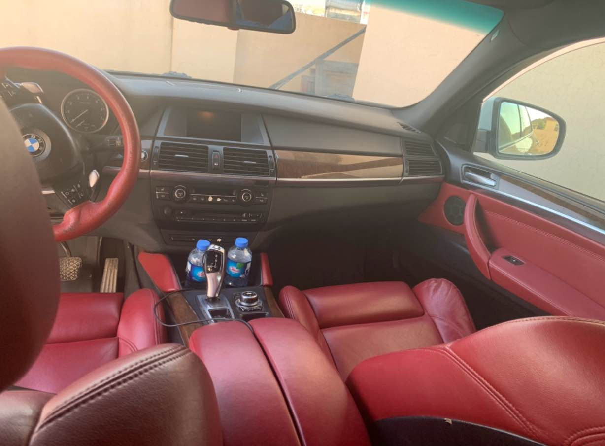 BMWX6
مۆدیل ٢٠١٠
گیرو مەکینە بەشەرت 
بئ سبوخە 
دەبل تۆربۆ 
شەش پستۆنی بەنزین 
کوشین هیتەر 
سوکان هیتەر 
دەگاو سندوق شەفت 
ژ/م ***********
فایبەر واتس أب سوران, أربيل
