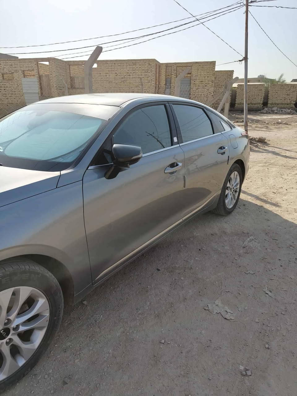 سيارة كيا K8 للبيع
═══════════════════════
المواصفات:
المصدر: وارد كوري.
الممشى: ٩٣ ألف كيلومتر.
المحرك والكير: نظافة كاملة، مكفولين من أي ضرر أو صبغ.
الميزات:
كامل المواصفات:
مقاعد (كشنات) مع خاصية التدفئة والتبريد.
تدفئة مقود.
مرايا شفط.
نظام ترحيب.
٣ أنظمة قيادة: Normal, Sports, Eco.
كاميرا ٣٦٠ درجة.
حساسات أمامية وخلفية.
رادار.
نظام تحديد المسار.
كير ماوس.
خاصية Hold Drive.
الأوراق: رقم بغداد جديد.
 ═══════════════════════
 السعر 210
══════════════════════
للتواصل:***********
