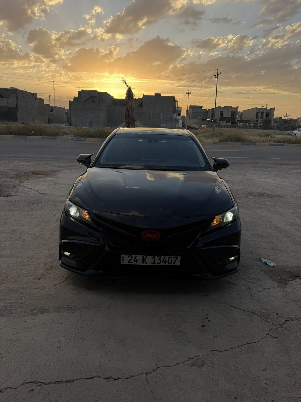 سلام عليكم كامري TRD 
موديل 22 رقم شمالي بسمي 
هزه فحص سنويه كله جديده
سياره مناقصها برغي كلها ع بلاد حجر صالنصه بلادي
حادث جاملغ وبنيد فقط وبيها سحب راس شاصي فقط سحب 
بدون تعديل بدون معجون بدون لحيم 
معروفه موصفات TRD 
ماشيه سياره 62 ميل
السعر 185 بيها مجال 
مكان سياره تكريت
يرهم مراوس حسب القناعه جيب اوبما جارجر

***********
