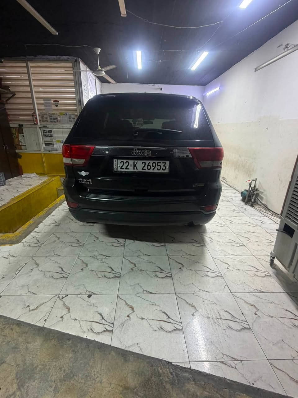 اخوان بيع مستعجل جيب لاريدو 4*4 فور ويل مكينه ٣٦٠٠ رقم اربيل سياره بيه جاملغ وبنيد بدون دواخل عدا بيه رصعه بدنه راس الشاصي وبيع باب مظروب مامصلح وبدايه السقف تكشير سياره كير ومحرك جدد رقم أربيل جديد سياره خير من الله بس ضرف البيع السعر 120ورقه وماكو هيج سعر  مكاني كركوك الشراي يتصل ***********اخوان بيع فقط بيع فقط بدون امراوس وناشر فديو توضيحي
