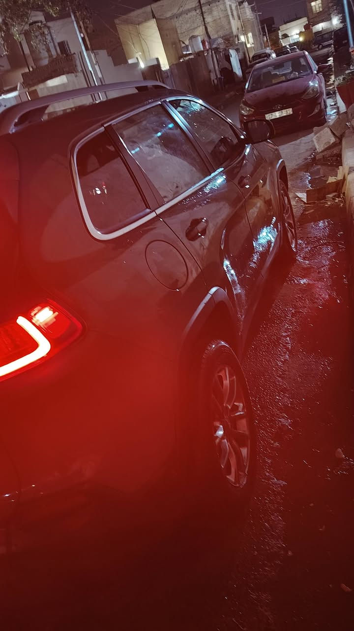 سلام عليكم جيب بزون 2020 ماشيه 53الف سياره امريكيه فول مواصفات عده الفتحه رقم أربيل تريد مداور تريد وكاله صفر غرامه مكينه 2.4 اربعه سلندر  كير 8  نمر السياره نضيفه السعر 140 وبيه مجال  الاستفسار ***********
