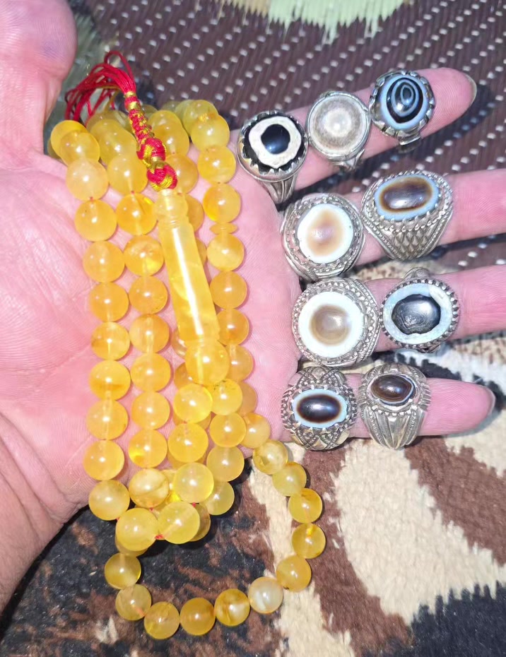 رمضان شهر إجابة الدعاء؛ ولذلك تجد قول الله: "
وإذا سألك عبادي عني فإني قريب أجيب دعوة الداع إذا دعان" جاءت بين آيات الصيام وليس فقط حين فطره بل طول نهاره وهو صائم! وإن صاحبَ الدعاء حسن ظن بالله، وإلحاح بالطلب، وإظهار التذلل مع عدم استبطاء الإجابة؛ فهو أقرب لقبوله

تقبل الله طاعتكم وصالح أعمالكم 
اخوتي الأعزاء جميعا. ربي يحفظكم 

لعيون جميع الأعضاء المحترمين 
الجزع اليماني الاصلي بشرط قديم 
الاسعار خاص وبالخدمه 🌹


**إذا كنت صاحب هذا الإعلان وتريد حذفه لأي سبب، رجاءا أرسل رسالة إلى الدعم الفني**