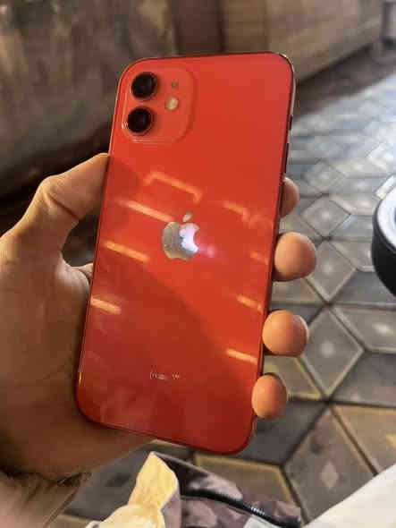 ايفوان ١٢ العادي قطعه اتجنن شخط مابي مامفتوح وتر بطاريه 80 
سعره 350 
***********
