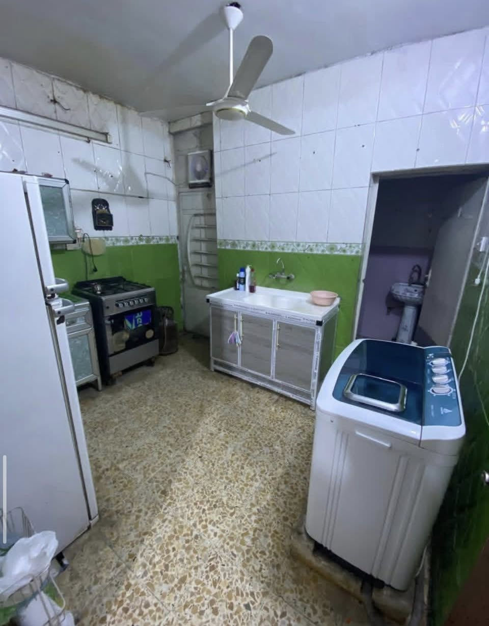 بيت للبيع في بغداد الجديده شارع المسبح مساحه 48الواجهه 3والنزال 16 للتواصل
‭0770 365 9545‬
