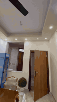 ⁨ ⁨#للبيع بيت بموقع مميز في المحموديه حي السلام قرب معرض الكرار
منطقه هدوء شارع عريض رصيف ٤ متر 

🏡 تفاصيل العقار:

 المساحة:300م

 الواجهة: 12م

الطابق الأول: استقبال ضيوف ، صالة مطبخ، غرفتين نوم، وحمام.ومناور عدد ٣ 

الطابق الثاني:ثلاث غرف نوم صاله بالاضافة إلى حمام وسطح داخلي 

الطابق الثالث: بيتونه 

🤍***********
