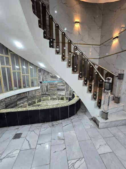 السلام عليكم بيت للبيع بغداد مدينة الصدر قطاع ٣٨ عل شارع العام بناء ٢٠٢٤ طابقين ونص الااستفسار الااتصال عل رقم ***********
