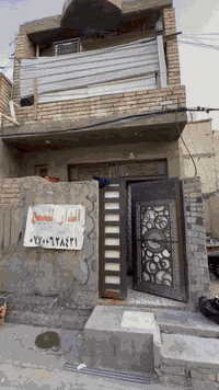 السلام عليكم 

دار لبيع المساحه 50م الوجه 4النزال 12ونص 
المكان الخطيب شارع خوله 
السعر 75وبي مجال 
السفسار ‭0776 527 7578‬
