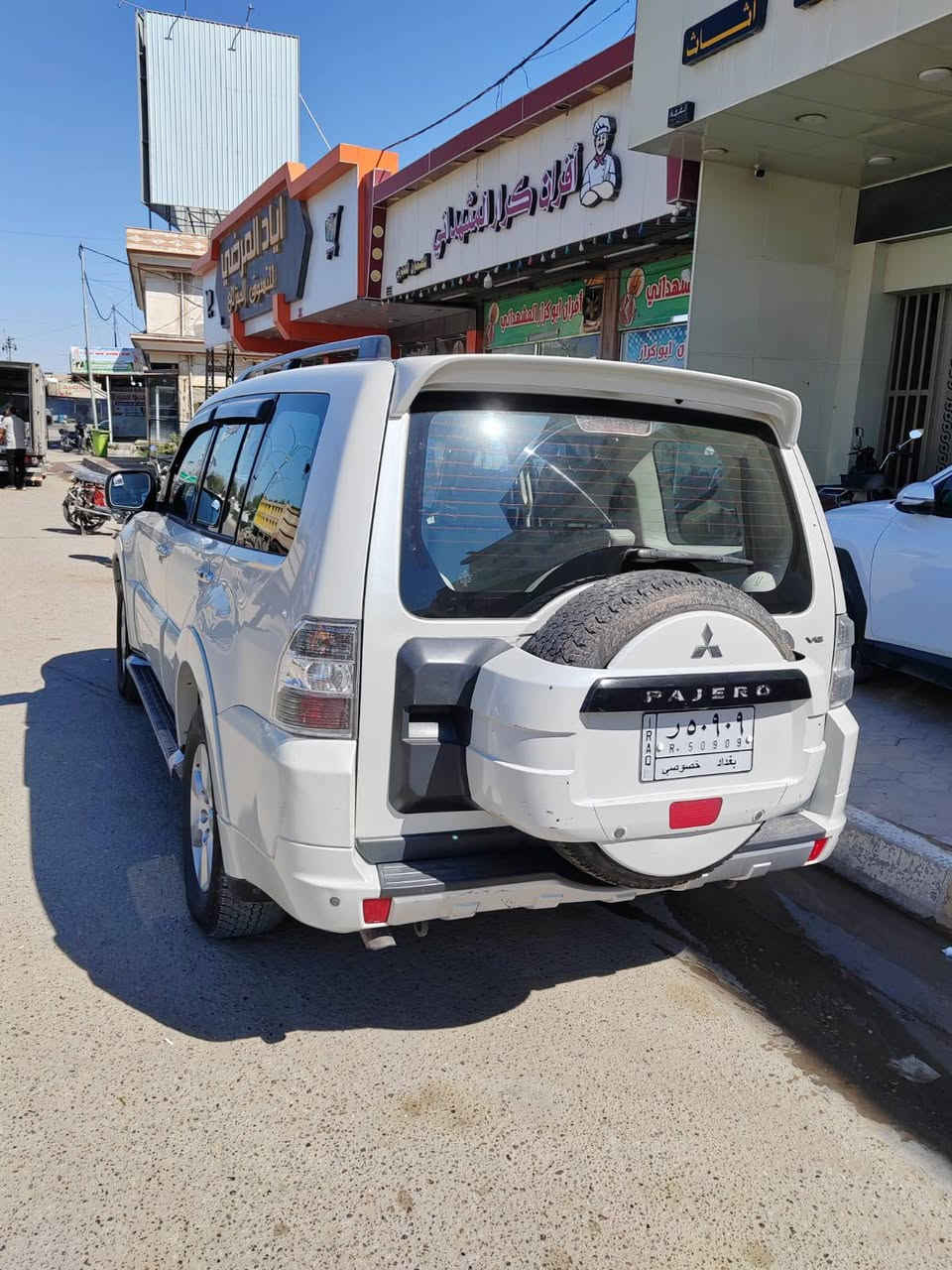 سلام عليكم   
للبيع باجيرو 2013خليجي كفاله عامه رقم بغداد سياره فول مواصفات  السعر165بيها مجال مكان السياره الانبار فلوجه 
للستفسار ***********
