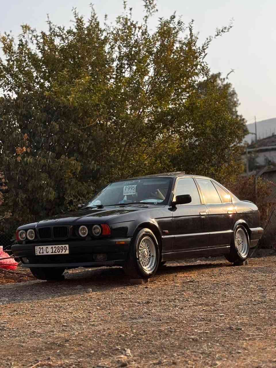 Bmw
رەقەم سلیمانی 
مودێل  ١٩٩٣ 
سلایت
کوشن جڵد
کوشن کارەبا
٤ جام کارەبا
پەردە بیلاد
هەموو گیان بە شەرت
 فول مواسەفات
 قەپات واسەفات
بۆیاخ لێدراوای هیچ نیە 
پێش و دوای کەپسە
بۆیاخ شەریکە بەس بۆنیدی بۆیاخە لەسەر ساقی
ژ.***********
شوێن: سلیمانی السليمانية, العراق
