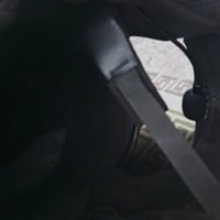 خوذة • سماعة بلوتوث