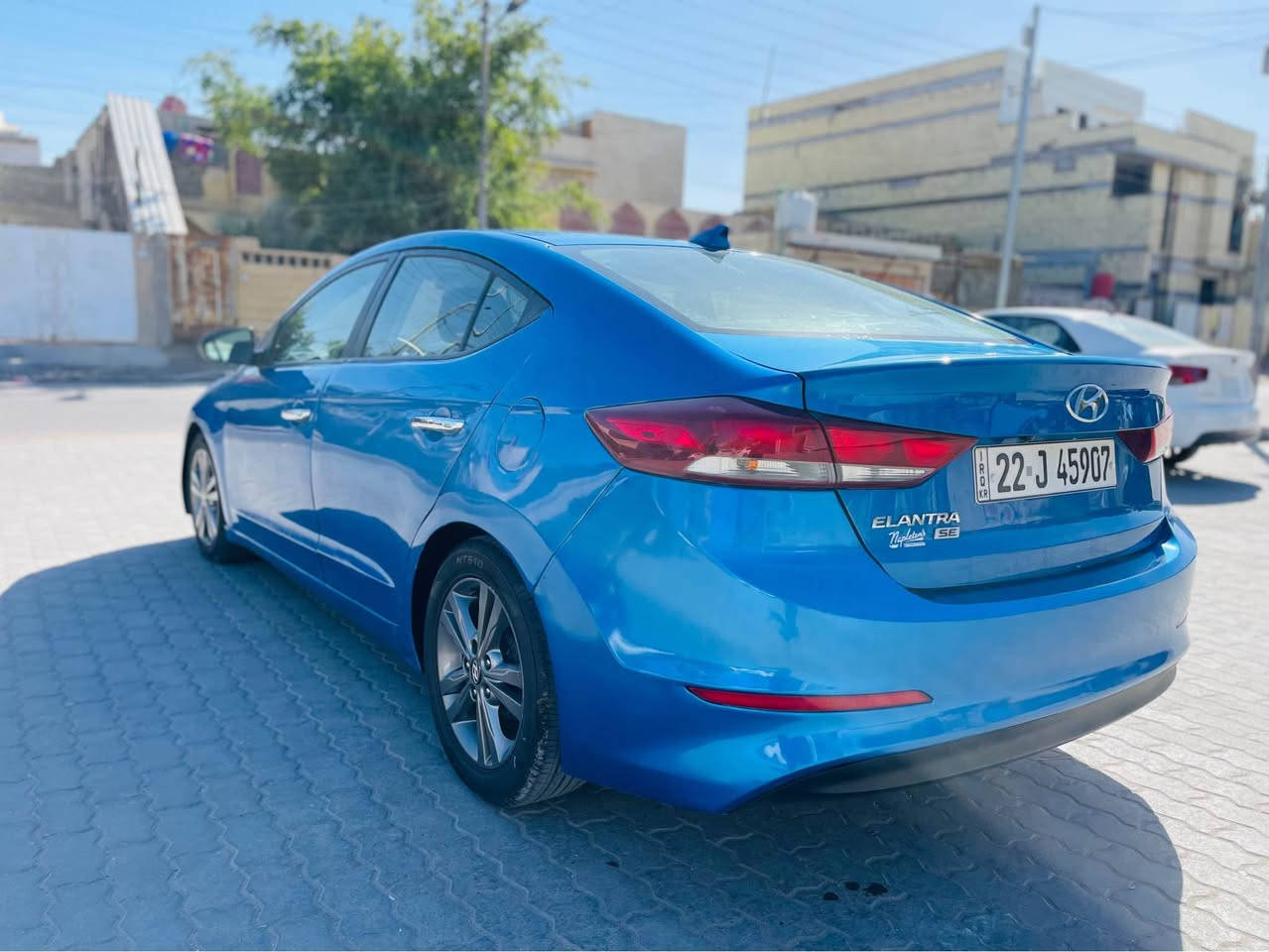 السلام عليكم للبيع النترا موديل 2017 وارد امريكي رقم اربيل دولي سنويه لل 28 تحويل او وكاله شوكت متريد موصفات  SE دواخل لونين تحكم ستيرن شاشه كامره مثبت سرعه كروز محرك 2000 دوش مامفتوح سياره جديده كلش وجاهزه للاخير محرك كير حداده تبريد تدفئه تخم تاير ماكو اي نقص السياره حادثهه من امريكا مدكر ايمن وبتب وبلعراق نصبغت حزام اثر شخوط مابيهه اي ضربه داخليه  باقي السياره مابي شي وترايك وين متريد السعر 104 وهاذا رقم صاحبهه مكاني بصره *********** البصرة, العراق
