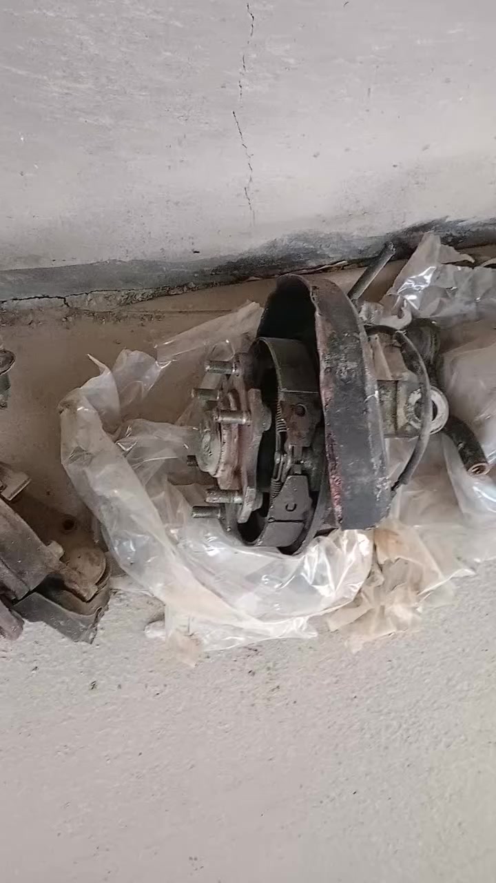 السلام عليكم 
اخوان هاي الغراض للبيع مال باجيرو موديل 15 مكاني بصرة سعرهن 150 الف
***********
