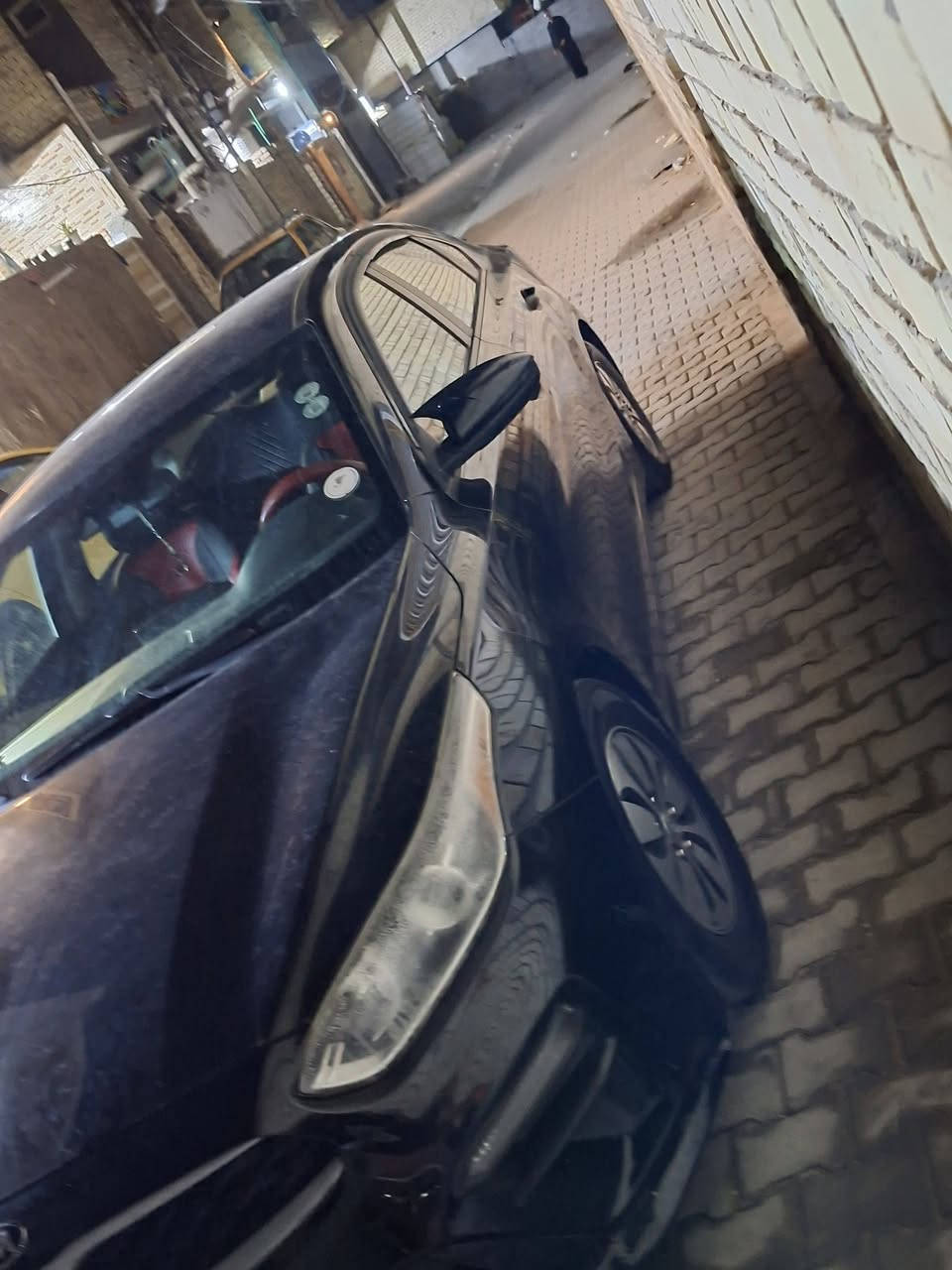 السلام عليكم سياره البيع كيا فورتي  وارد امريكي موديل 19 لون اسود كير مكيني وتبريد وحداديه تخم تايرات كهربايات كله كامله وكفاله سياره نص فول رقم سياره اربيل وبسمي تحويل ثاني يوم وكاله ما انطي  السعر 120وبيه مجال ***********
مكان سياره بغداد
