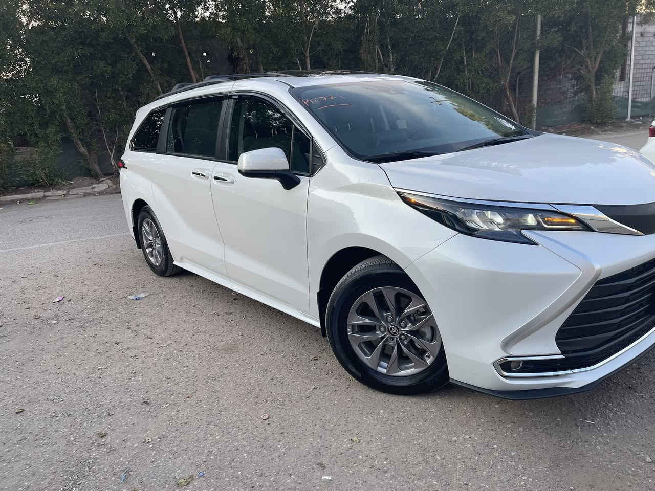 السلام عليكم
للبيع او مراوس
تيوتا سينا 2024 XLE هايبرد وارد امريكي
حجم المكينه :2500 
المسافه المقطوعه : 14 الف
رقم الشاصي 5TDJRKEC8RS220344
الضرر: تبديل قبق جنطه نفس اللون بدون صبغ بارد بالبنيد
                           الايرباك : دركه 

موصفاتها
1.فتحه 
2. شاشه 
3. هندبريك بصمه
4.كشنات جلد
5.بصمه 
6. بصمة ابواب
7.كشنات كهرباء 
8. هيترات بالكشنات
9. بيبان + الصندوك كهرباء
10. رادارات 360
11. كشافات
12. لايتات لد 
13. بكلايت لد مسطره كامله لكزز
14. ثلاث قطع تبريد
15.شحن وايرليس
16.انظمة سياقه عدد 3
17.بردات خلفيه

تفاصيل اكثر الاتصال ***********
مكاني بغداد الكرخ
