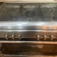 طباخ ايطالي • نضيف • ما بيه ضرر