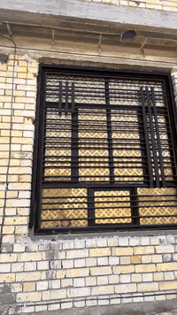 اللهم صلي على محمد وال محمد محل زجاج لبيع وتركيب كافة أنواع الزجاج والمرايا 
الزجاج 4 ملم 6 ملم بأسعار مناسبة عمل الواجهات والمحلات والمنازل والشقق السكنية الاستفسار واتساب *********** عنوان بغداد
