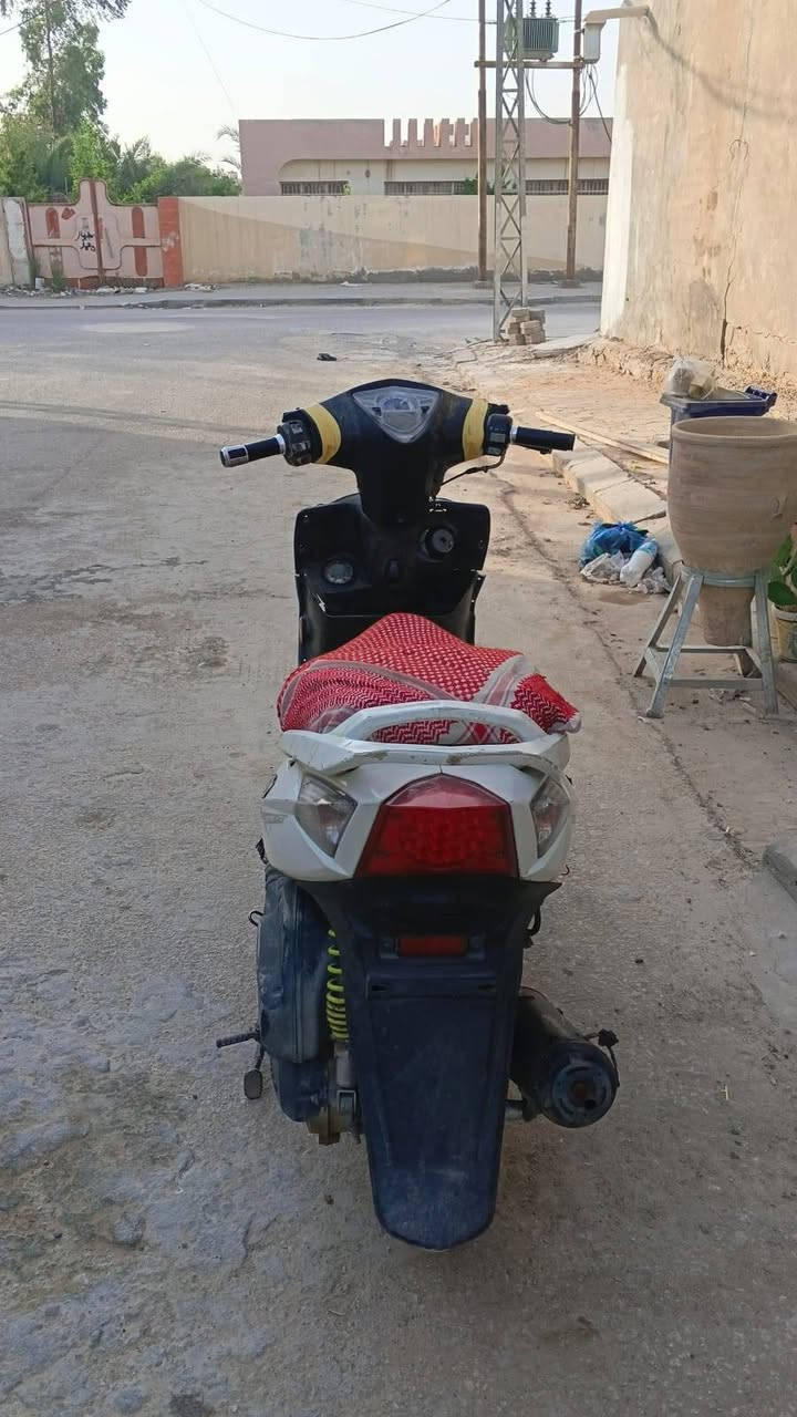 كامكو السعر 350وبيها مجال شلعه تخبل مامفتوحة متوازي علئ بيعتها كلها شغاله كهربائياتها مامتواجد عل فيس ***********
