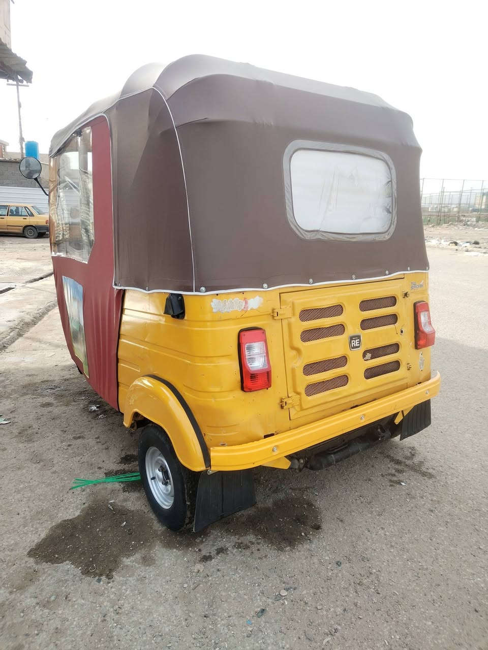 السلام عليكم
تكتك موديل ١٩ شهر ١١ رقم وسنوية انكليزي
تجفيت جديد جادر جديد دوشمة سفريات جديد
بيهه صبغ لغد ودوس فقط بدون ضربة
يرادلهه ترتيبات بسيطة
رايدهه ب5.850
مكاني بغداد الشعب
***********
