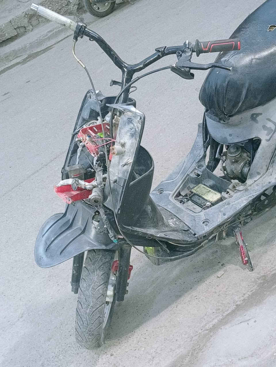 سلام عليكم وينه اليدور كوم حديد ابيعك موجوده هاي كدامك ولحد يطبلي واحد مريضه ناصريه  مركز *********** سعرها 200 وبيها مجال
