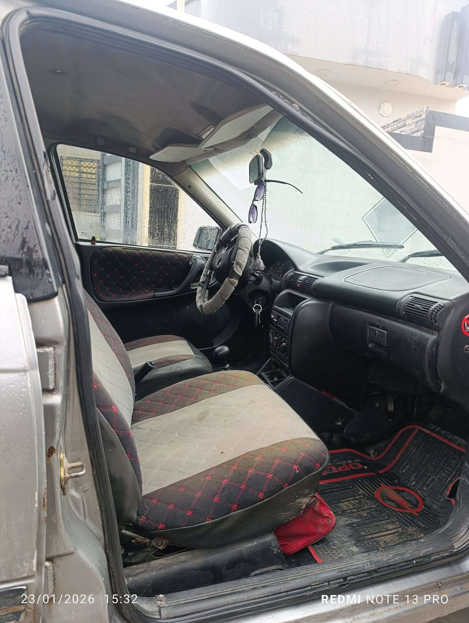 سيارة أوبل أسترا (Opel Astra) ستيشن - للبيع
​سيارة عائلية نظيفة جداً، باسمي والتحويل بشرط وجاهزة للعمل والارزاق.
​التفاصيل:
​الموديل: 1994.
​الرقم: نينوى (رقم جديد مسطرة).
​الملكية: السيارة باسمي والتحويل مباشر وبشرط.
​البودي: مصبوغة عام للجمالية، البونيد مبدل.
​المحرك: بحالة ممتازة جداً (بشرط الفحص).
​التجهيزات: التدفئة والتبريد شغالين 100% (تبريد ثلج ونار).
​الحالة الميكانيكية: طخم كامل جديد، حدادة ومحرك وكير بشرط الفحص (شغل واطلع).
​الموقع: الموصل - الجانب الأيمن (حي الإحليلة).
السعر: 50 ورقة.
​للتواصل والاستفسار:
رقم الهاتف: ***********
يمكن التواصل عبر (اتصال أو واتساب أو الخاص).
