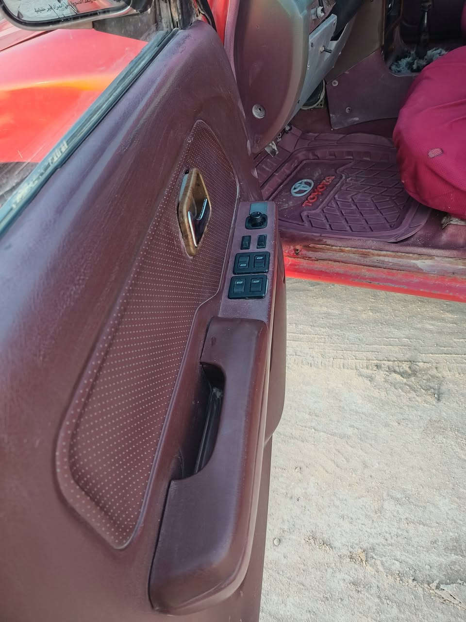 سلام عليكم دير موديل 2011 رقم انكليزي قاسيه بسمي 30 كير محرك نضيفات مصبوغه عام بيه ضربه جيه اساق سعر 35 تصال ***********
