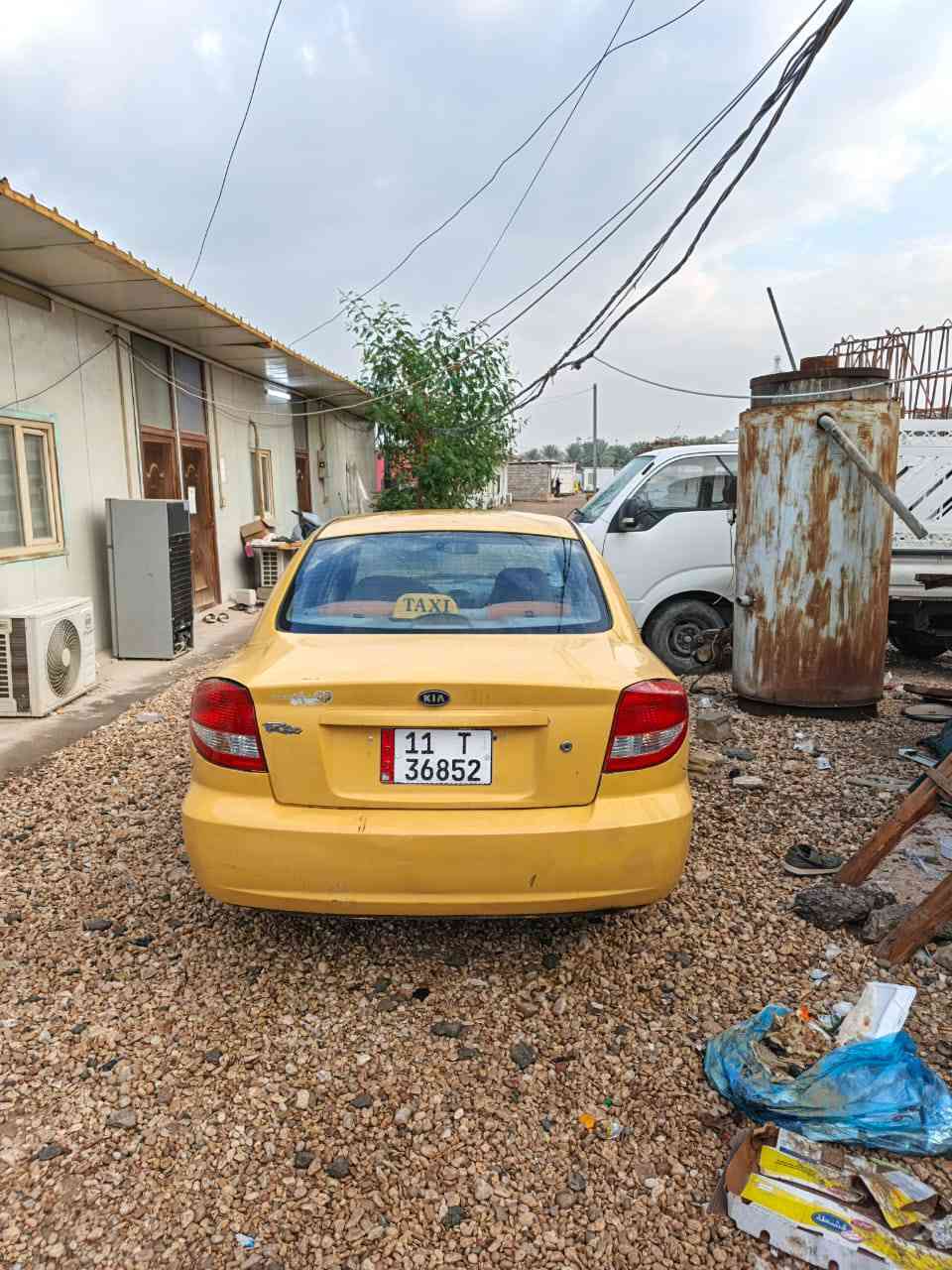 السلام عليكم
كيا ريو مديل 2005 تكسي رقم بغداد نكليزي مصفره هيئه وغرامات عندي وكاله بيها راعيها موجود 
كير ب حاله جيده مكينه دخن يرادلها تجفيت او تبديل سعر المكينه 400 الف توكع من سعرها السياره عوزها ترتيب بسيط تجي تفحص وتقتنع اتكفل ب الوصوليات فقط مكان السياره كربلاء المقدسه الحر السعر 38/// ***********
