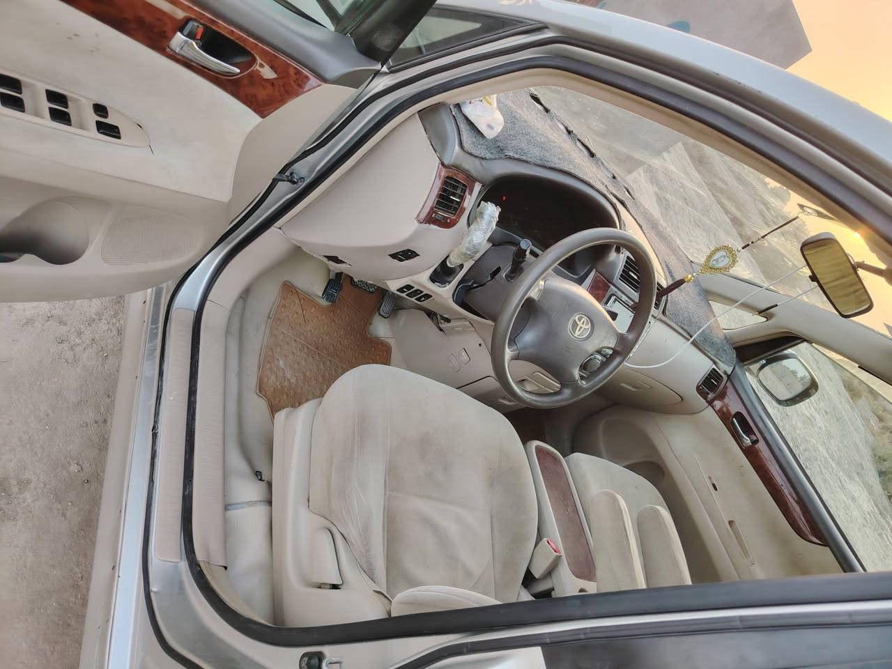 أعيد النشر بسبب الوعود الكاذبه ابصم البيع 6راكب موديل 2001 عادي محدثه كرستال دعاميات وجاملغات تبديل السياره مكفوله من الضربه القويه ومن العيب الشرعي سياره جاهزه مكينه وكير وحتاديه ترايك وين مايعجبه اصواليات رقم نكليزي ذي قار مداور ثاني يوم  المكان ناصريه السعر 110بيهه مجال التصال عله الرقم *********** بيهه واتساب
