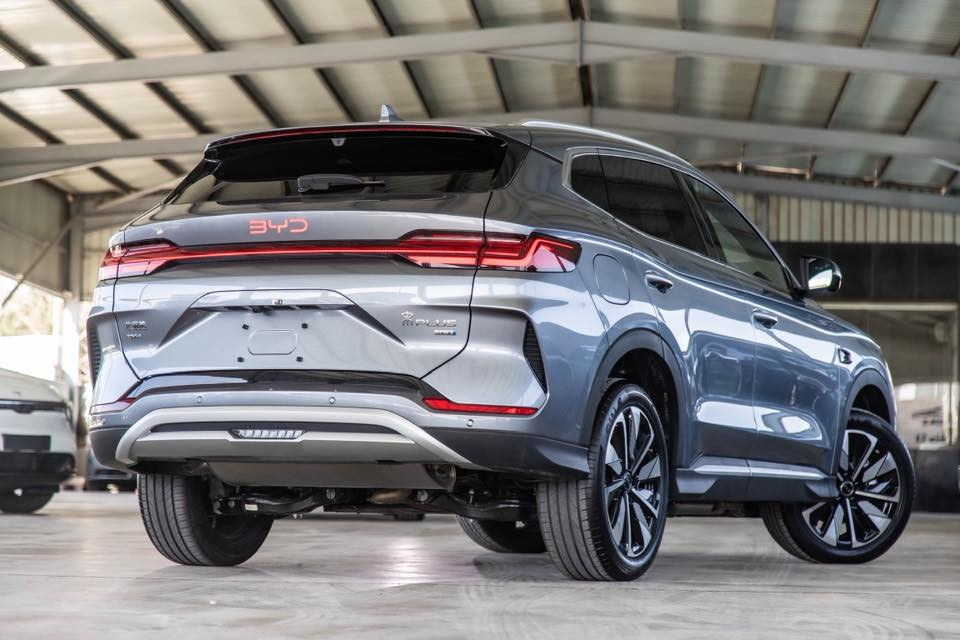 �✨ متوفر الآن لدى المهند للسيارات ✨🚗

🔥 BYD Song Plus Champion Edition DM- i 
بطاريه مبيره تقطع مسافه 160 كم في الشحنه اعلى صنف بجميع الاضافات 
 
2025 🔥
🔹 عداد صفر

🔹 مكفولة

⚙️ المواصفات الفنية:

 • محرك 1500 سي سي

 • 4 سلندر – بنزين

 • قوة 218 حصان

 • حجم خزان الوقود 60 لتر

 • تقطع بالفل الواحد تقريباً 1300 كم

🔋 البطارية:

 • سعة 26.6 كيلوواط

 • نوع Blade Battery

 • تقطع بالشحنة الواحدة حتى 160 كم

 • إمكانية القيادة على الكهرباء بالكامل

🛋️ التجهيزات والإضافات:

✔️ سقف بانوراما

كراسي امامي كهرباء

صندوق كهرباء

✔️ مقاعد جلد كهربائية

✔️ تدفئة وتبريد مقاعد

✔️ ستيرنك مدفأ

✔️ شاحن لاسلكي (Wireless Charger)

✔️ Sentry Mode (وضع الحماية والمراقبة)
✔️ اصطفاف ذاتي

✔️ كاميرا مراقبة

✔️ تحديثات وسوفتوير مستمرة

✔️ جميع التطبيقات مفعّلة

✔️ شاشة أمامية كبيرة متعددة الخصائص

✔️ عداد ديجيتال

✔️ 14 كاميرا (أمامية + جانبية + خلفية)

✔️ أضوية أمامية LED + إضاءة نهارية LED

✔️ تحكم بالطارة

✔️ مثبت سرعة

✔️ جير تتش

✔️ هاندبريك إلكتروني

✔️ بصمة تشغيل ودخول

✔️ فتحات مكيف خلفية

✔️ حساسات أمامية وخلفية

✔️ جنوط ألمنيوم

✔️ صندوق خلفي كهربائي

✔️ مرايا طي كهرباء

✔️ مداخل USB

✔️ أنظمة قيادة متعددة

✔️ Smart Drive

🛡️ أنظمة الأمان:

🔹 Auto Park (اصطفاف ذاتي)
🔹 Blind Spot Monitor (حساس النقطة العمياء)
🔹 Lane Assist (تحديد مسار)
🔹 Radar
🔹 Auto Lights
🔹 Voice Command
🔹 Airbags
🔹 WiFi

📞 للاستفسار يرجى الاتصال على الأرقام التالية:
0797055388

#منطقة_الحره #سيارات #trend #mercedes #freezon #jordan #Amman #ORDER_NOW #luxury_cars #suv_الأردن #byd #BYDSongPlus #BYDSongPro #BYDTang


**إذا كنت صاحب هذا الإعلان وتريد حذفه لأي سبب، رجاءا أرسل رسالة إلى الدعم الفني**